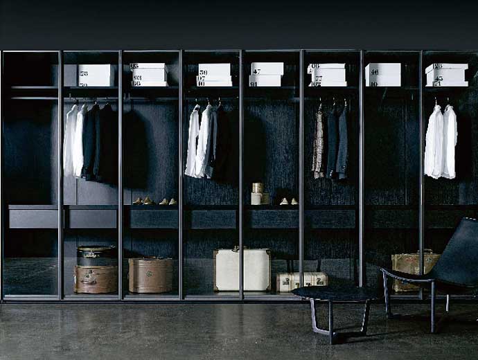 Glix Door With Pivoting Hinge